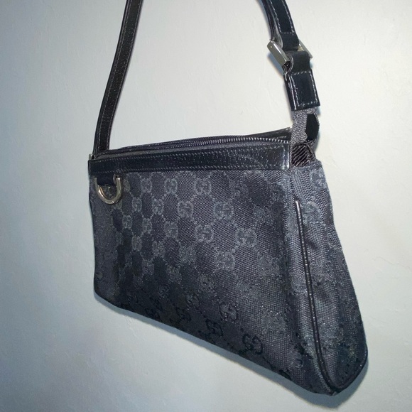 Like New Authentic Gucci GG Canvas with leather trim small shoulder bag - Picture 6 of 11